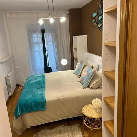 El Escudo Centro * Ribadesella